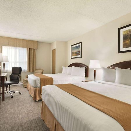 Travelodge By Wyndham Edmonton South Екстер'єр фото