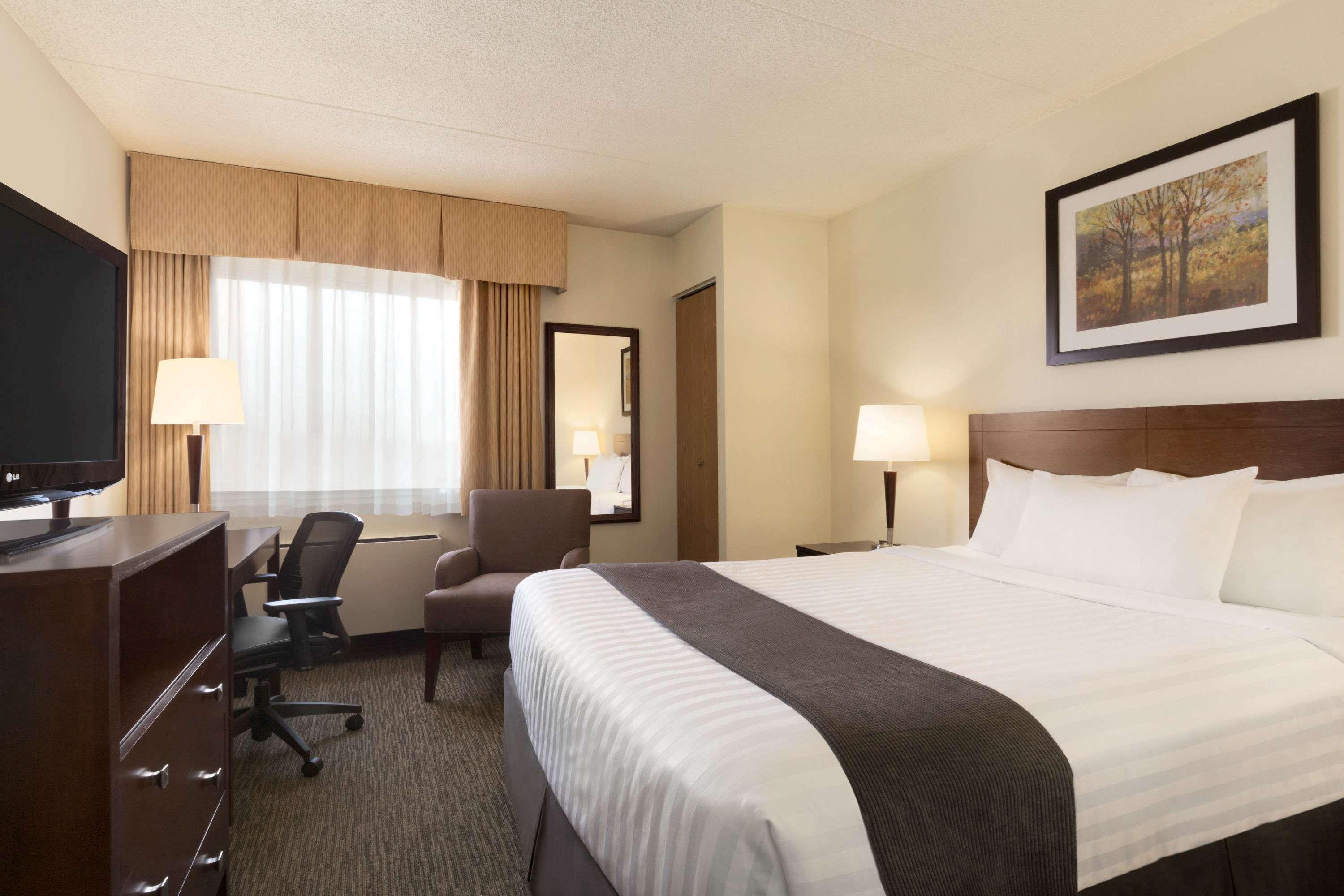 Travelodge By Wyndham Edmonton South Екстер'єр фото
