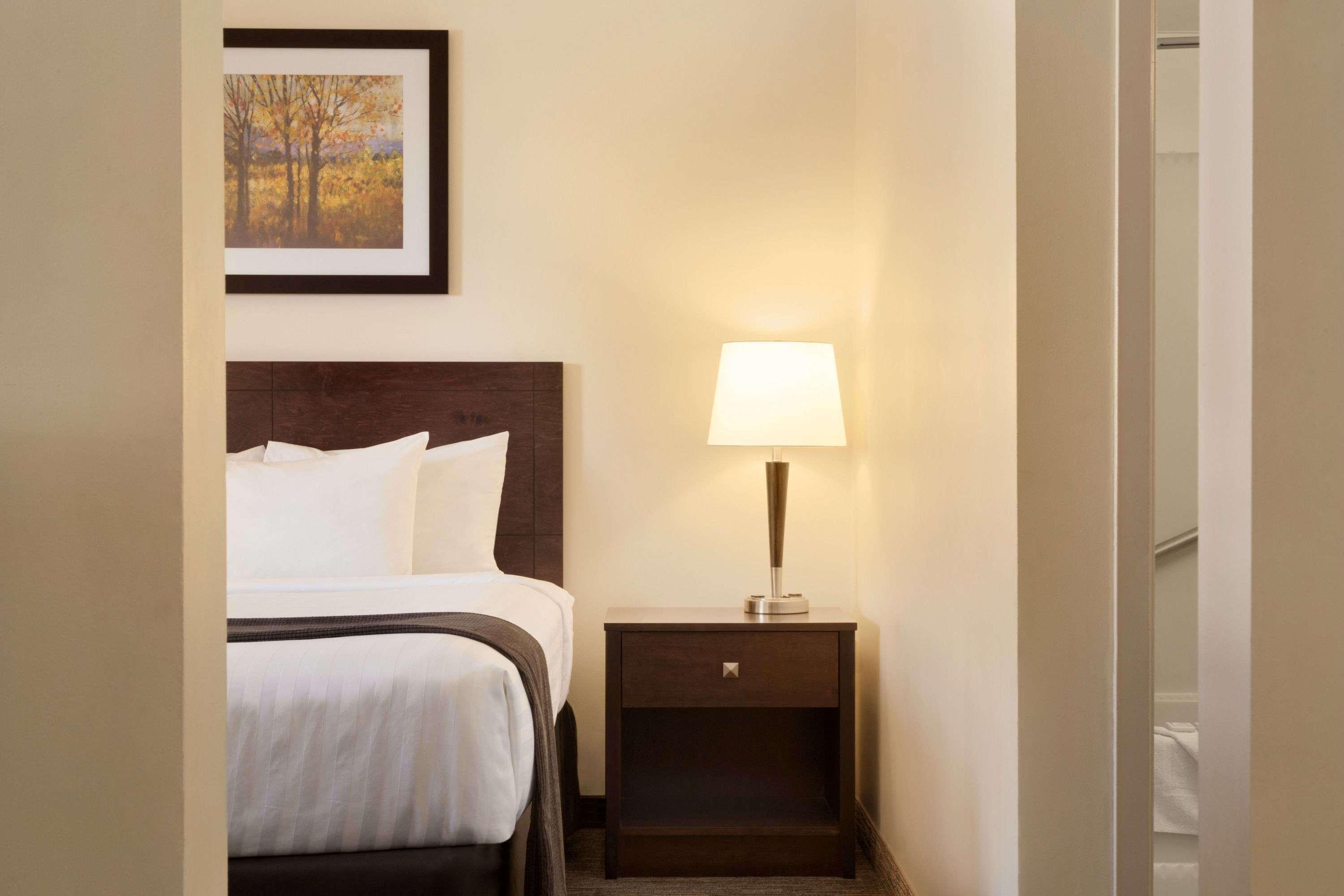 Travelodge By Wyndham Edmonton South Екстер'єр фото