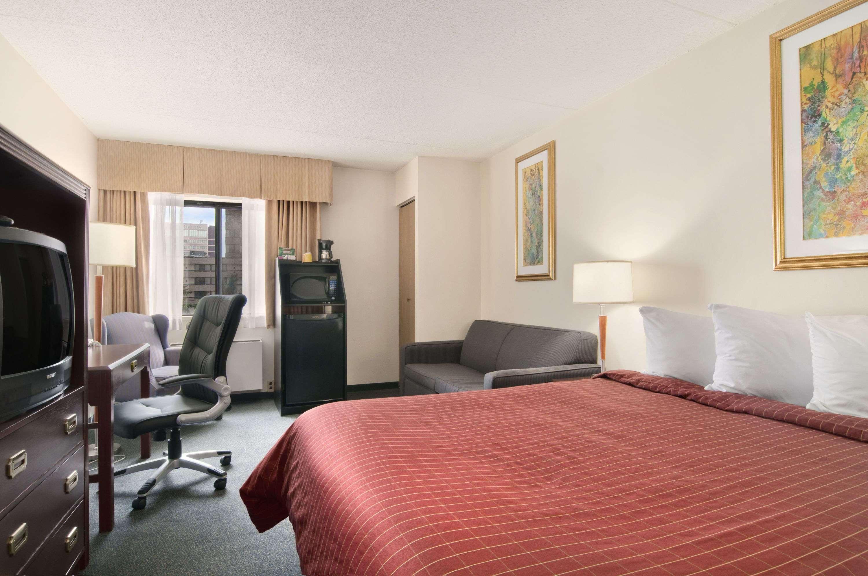 Travelodge By Wyndham Edmonton South Екстер'єр фото