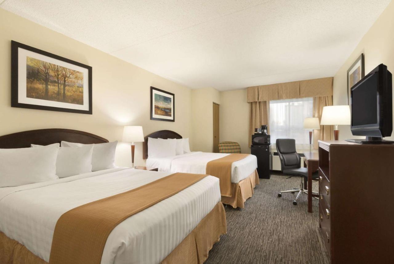 Travelodge By Wyndham Edmonton South Екстер'єр фото