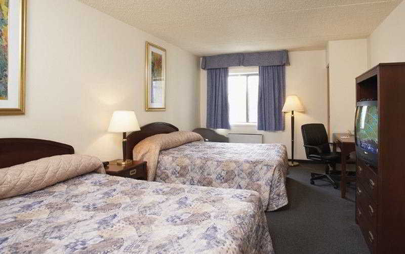 Travelodge By Wyndham Edmonton South Екстер'єр фото