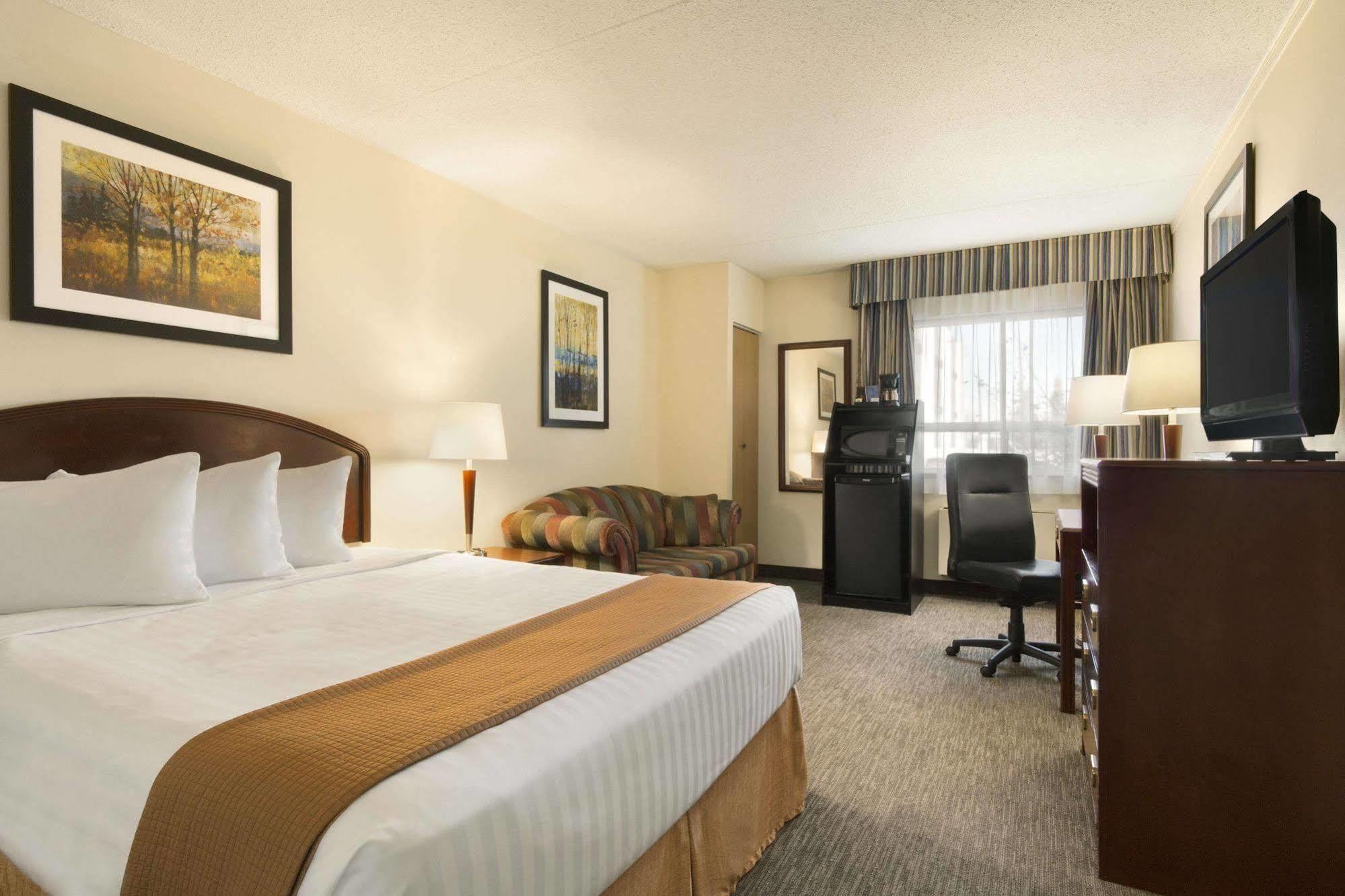 Travelodge By Wyndham Edmonton South Екстер'єр фото