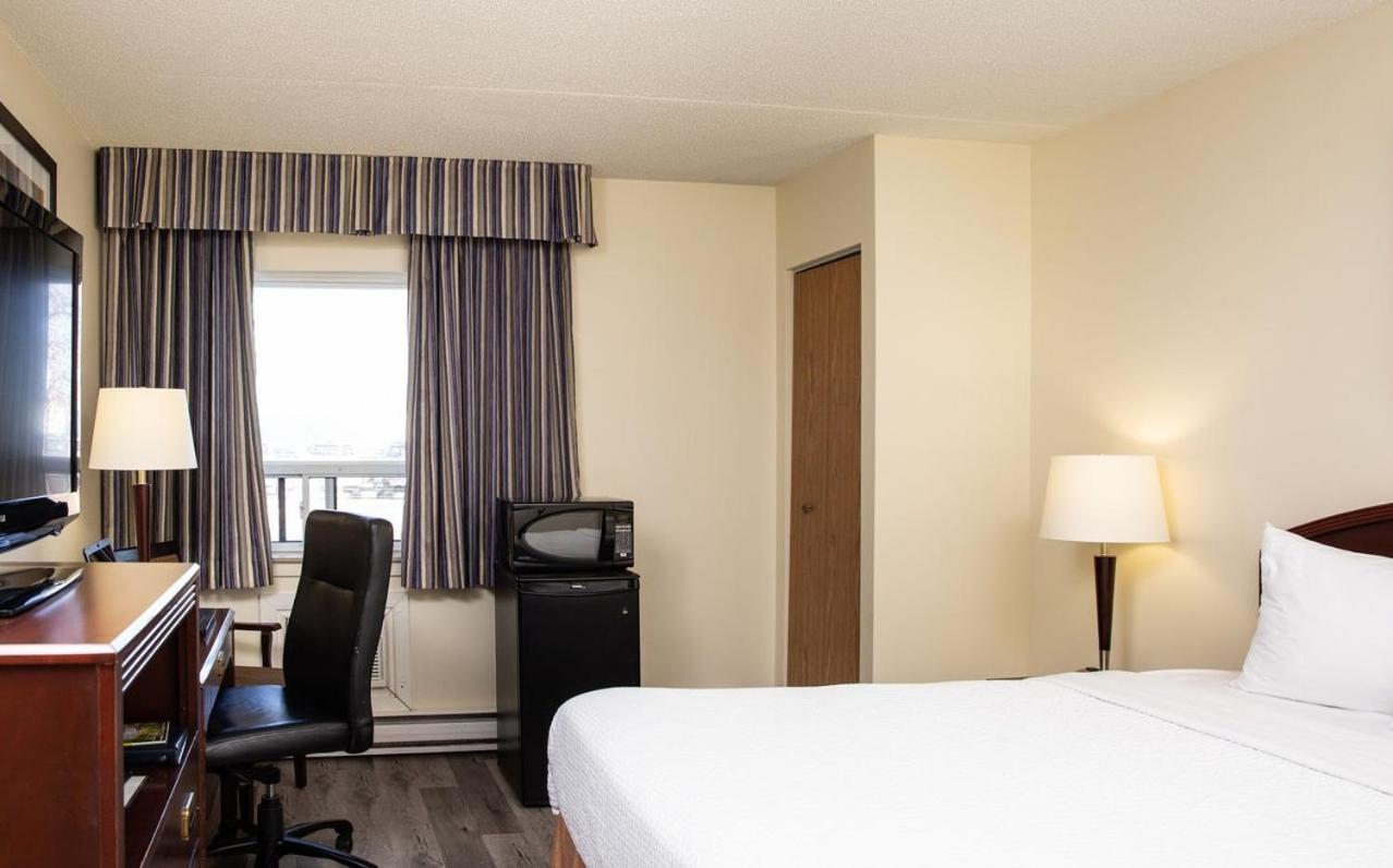 Travelodge By Wyndham Edmonton South Екстер'єр фото